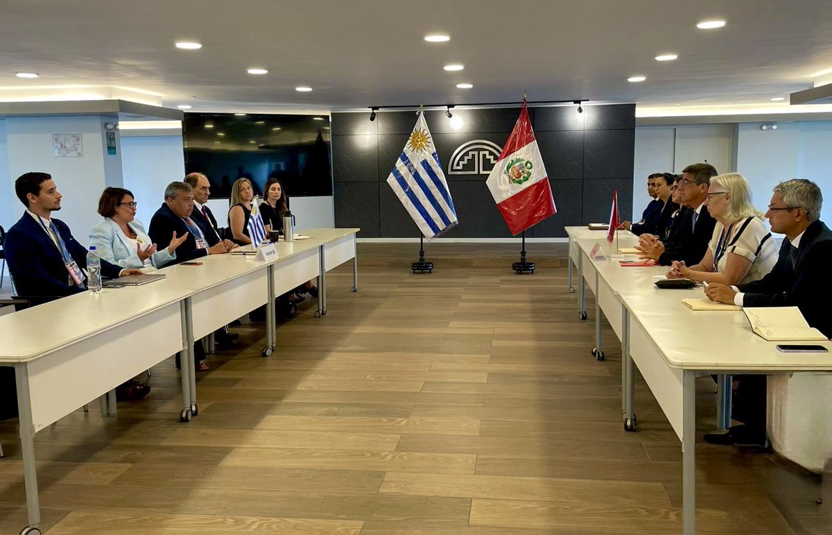 Hoy se realiza la 2da Ronda de Negociaciones del ACE 58. La ceremonia de apertura estuvo a cargo del Viceministro de Comercio del MINCETUR, Dr. Cesar Llona.
Los equipos de <a href="/mef_Uruguay/">Ministerio de Economía y Finanzas</a> y <a href="/CancilleriaUy/">Cancillería Uruguay 🇺🇾</a> , mantendrán reuniones desde hoy hasta el viernes inclusive, en Lima.