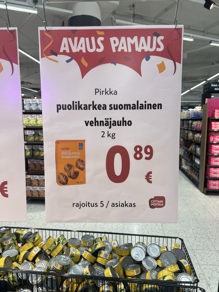 Helsinki’de 2 kg un 46 TL. Bizim yarı fiyatımız. 
Tarım ülkesi değiller, çoğu tarım ürününü dışarıdan alıyorlar. 
Avrupa bizden ucuza yiyip içiyor, marketlerde onlarca çeşit peynir, tereyağı,meyve bizden daha taze, doğal ve ucuz. Kahroluyorum.