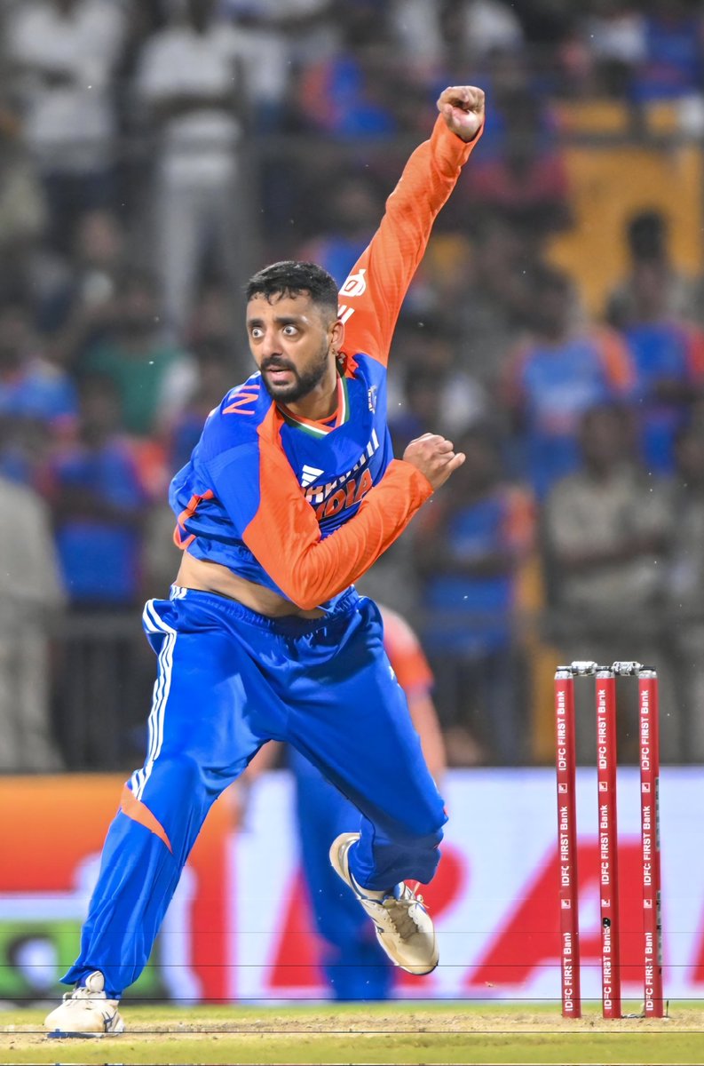 CricUniverse7's tweet image. Varun get back to back two wickets 

Netherlands now 99/4 after 13 Overs 

Varun excellent tonight 3/14

#PerthTanapon #T20WorldCup #INDvNED #BBMzanziS6 #ChampionsLeague2026 #INDvPAK #IranRevolution2026