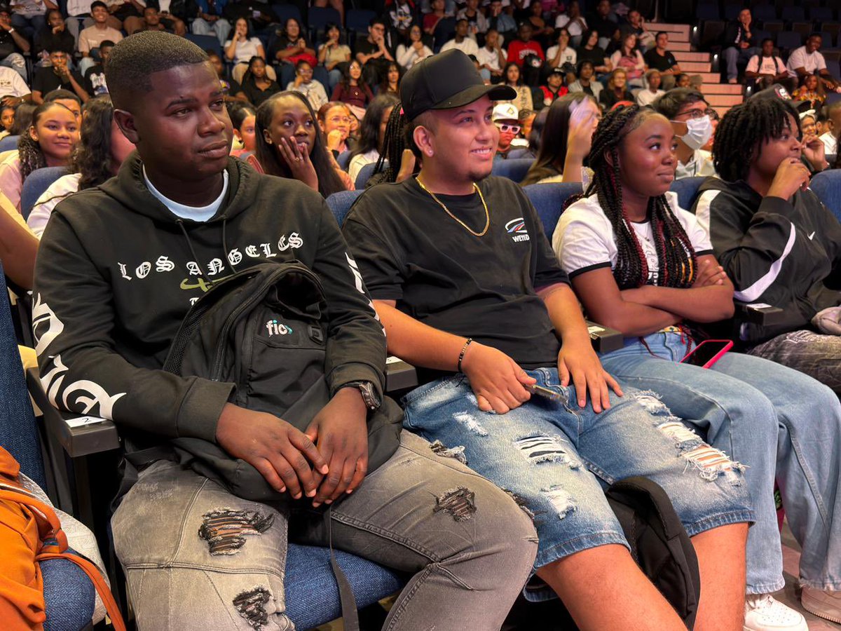 Esta semana iniciamos el programa de Preparación para la vida Universitaria (PVU), dándole la bienvenida a quienes comenzaron su sueño profesional con nosotros. Convocamos a más de 2.700 estudiantes provenientes de 10 departamentos y 60 municipios del país.