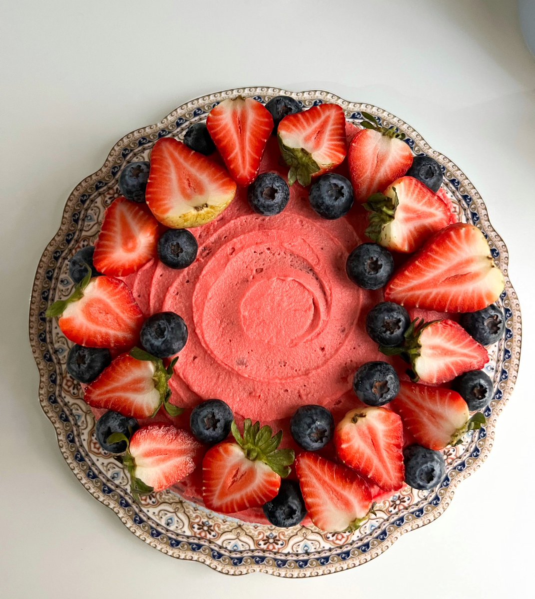 بىرو tweet media