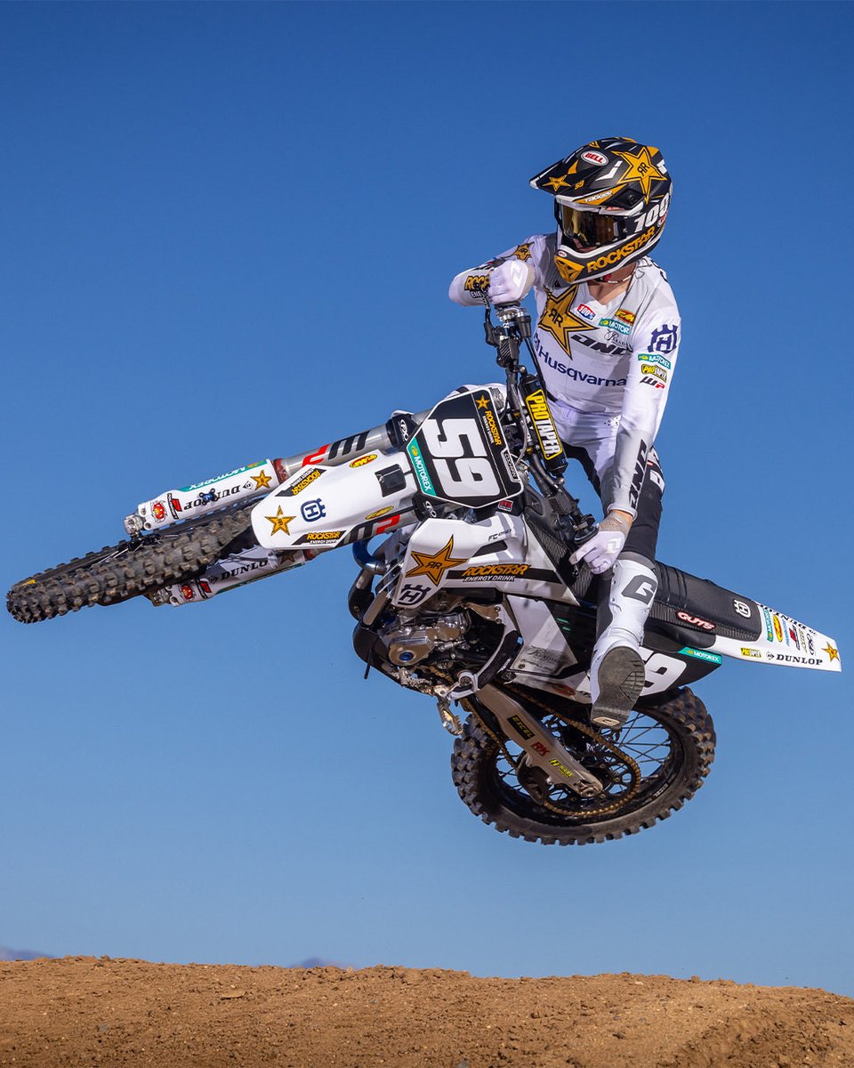 A late injury in the 250SX East pre-season has ruled Rockstar Energy Husqvarna Factory Racing’s Casey Cochran out of Arlington’s opening round with a fractured collarbone. 🔗 motoonline.com/us/late-pre-se…