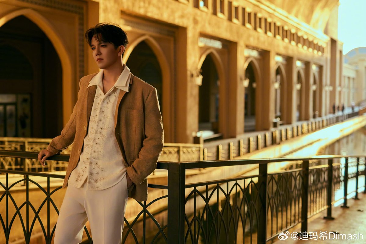 Cuando amas tanto a alguien, no crees que pueda morir. Crees que tu amor lo protege.
Irène Némirovsky

#DimashQudaibergen 
#Gashyqtyq 

THE VOICE  OF LOVE 
#VoiceBeyondHorizon