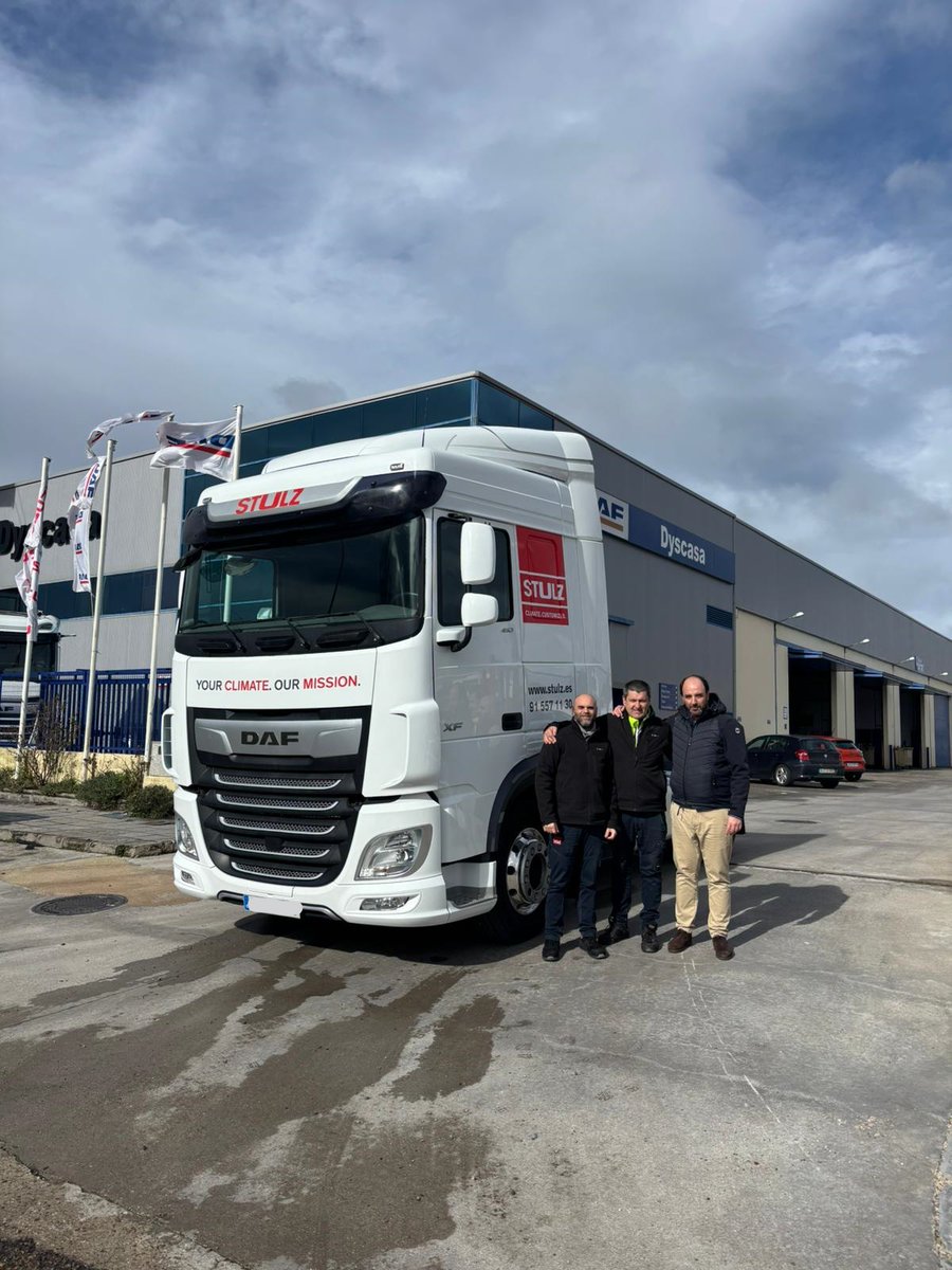 dyscasa's tweet photo. 🚛✨ ¡Seguimos entregando confianza! ✨🚛
Realizamos la 2ª entrega de un DAF 450 XF, esta vez para un nuevo cliente que apuesta por eficiencia, potencia y tecnología en carretera 🔥
¡Que haga muchos kilómetros de éxito! 🛣️💨
📍 Dyscasa
✨ Calidad, confianza y servicio oficial https://t.co/q0tuu4YJsY