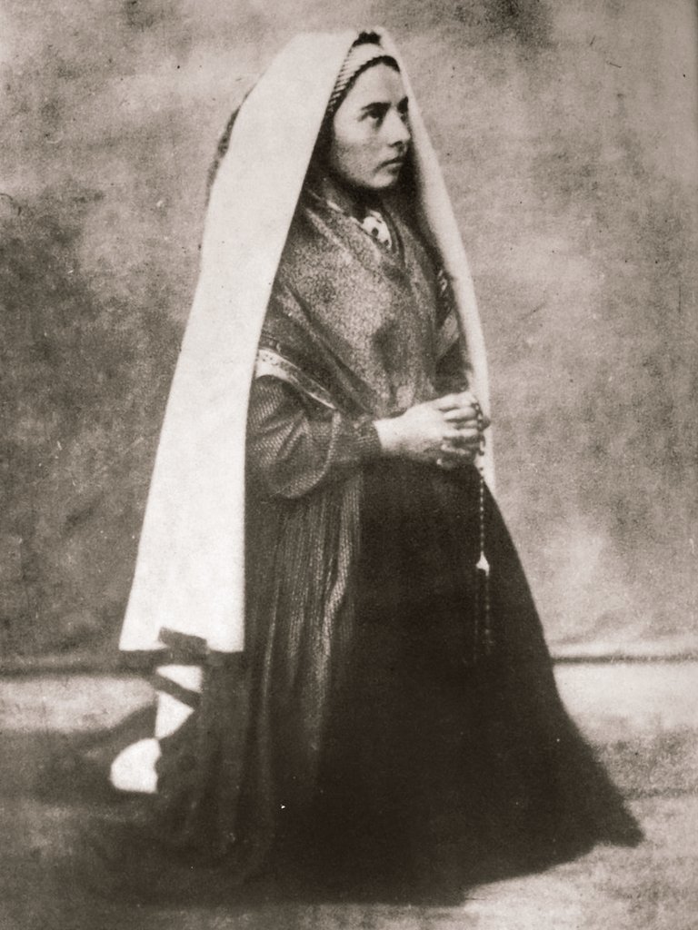 SiateSanti's tweet image. In Francia, Memoria di Santa Bernadette, nell'anniversario della terza apparizione della Madonna di #Lourdes.

(Festa liturgica viene omessa perché cade il Mercoledì delle Ceneri).

— Prega per noi!