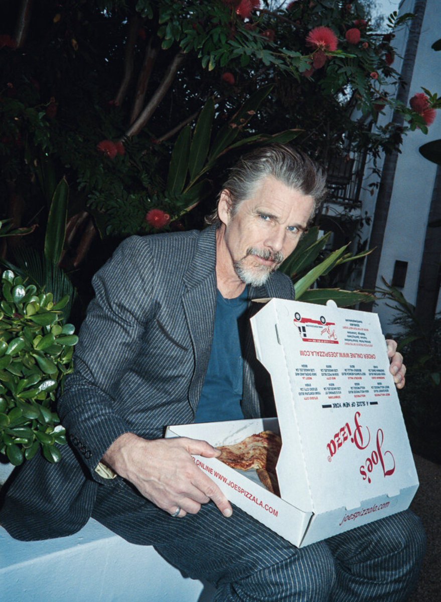 Kyle Buchanan tweet media