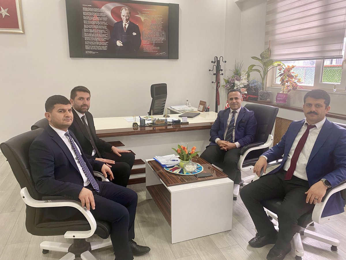 İl Millî Eğitim Müdürlüğü Şube Müdürü Sn. Muhammed Said Yağız, İlçe Millî Eğitim Müdürümüz Mehmet ŞİMŞEK’i ziyaret etti.
Eğitim faaliyetleri ve yürütülen çalışmalar üzerine değerlendirmelerde bulunuldu.
Nazik ziyaretleri için teşekkür ederiz.
<a href="/hhemm21/">MEHMET (ZÂHİD) ŞİMŞEK</a> <a href="/sadoglu_salih/">Salih Sadoğlu</a>