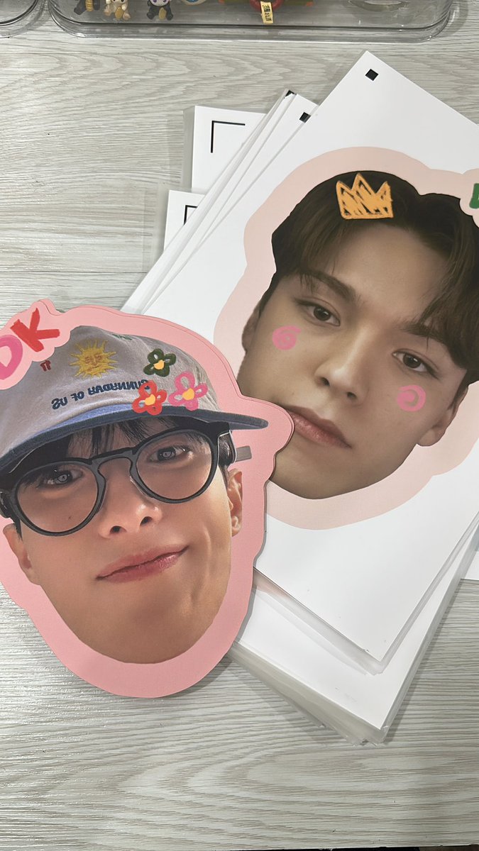 helloniut's tweet image. Concert freebies idea ✨ Bobblehead Banner

Message us for more details /
Check out: ph.shp.ee/i9D4TmC

#SEVENTEEN #concert #svt #vernon #dk #concertfreebies