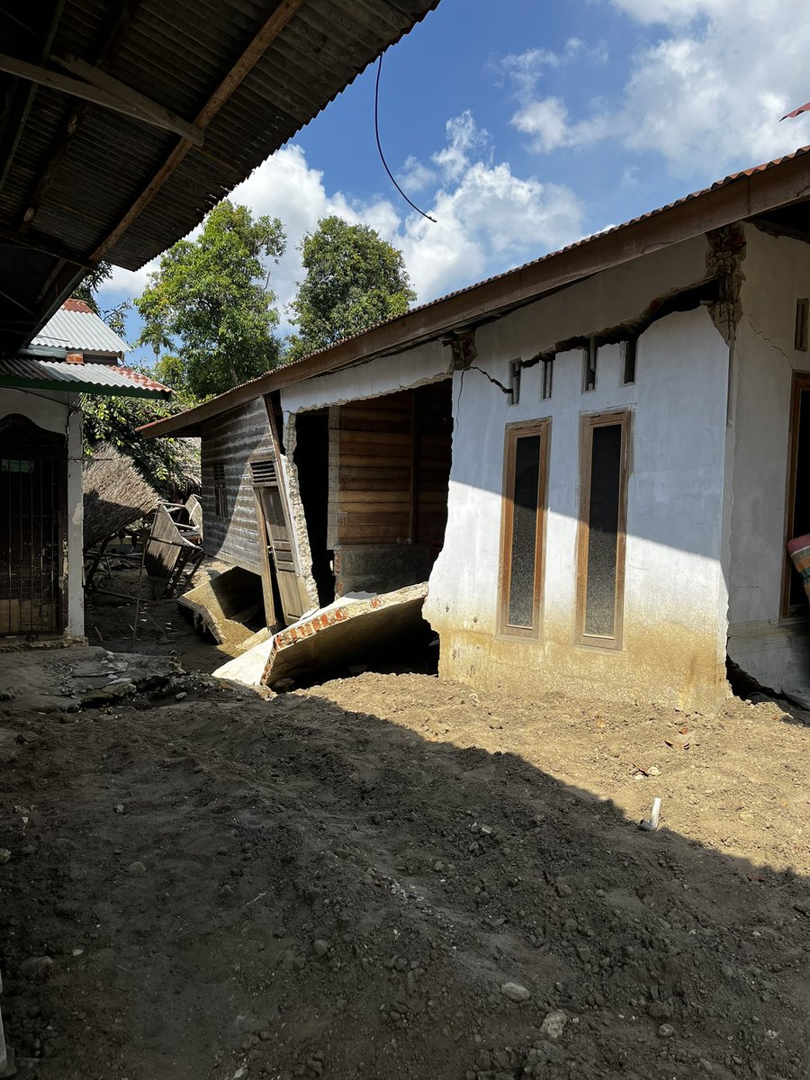 ketika lo foto ngasal tapi aceh pasca banjir