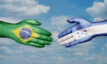 TVEShn's tweet image. #tvesteinforma | Honduras y Brasil fortalecen cooperación militar y programas de intercambio educativo.

#tves #noticias