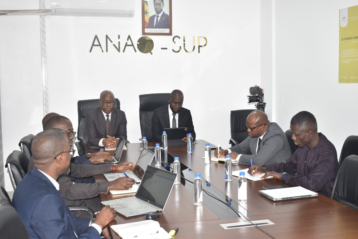 ANAQSUP's tweet photo. Le DG du Centre de Formation Judiciaire, Souleymane Teliko, a effectué une visite de travail à l'@ANAQSUP .
Objectif : renforcer la qualité de son institution et repositionner le #CFJ comme leader régional.
#ANAQSup #CFJ #AssuranceQualité #Sénégal https://t.co/hMaGVOL48E