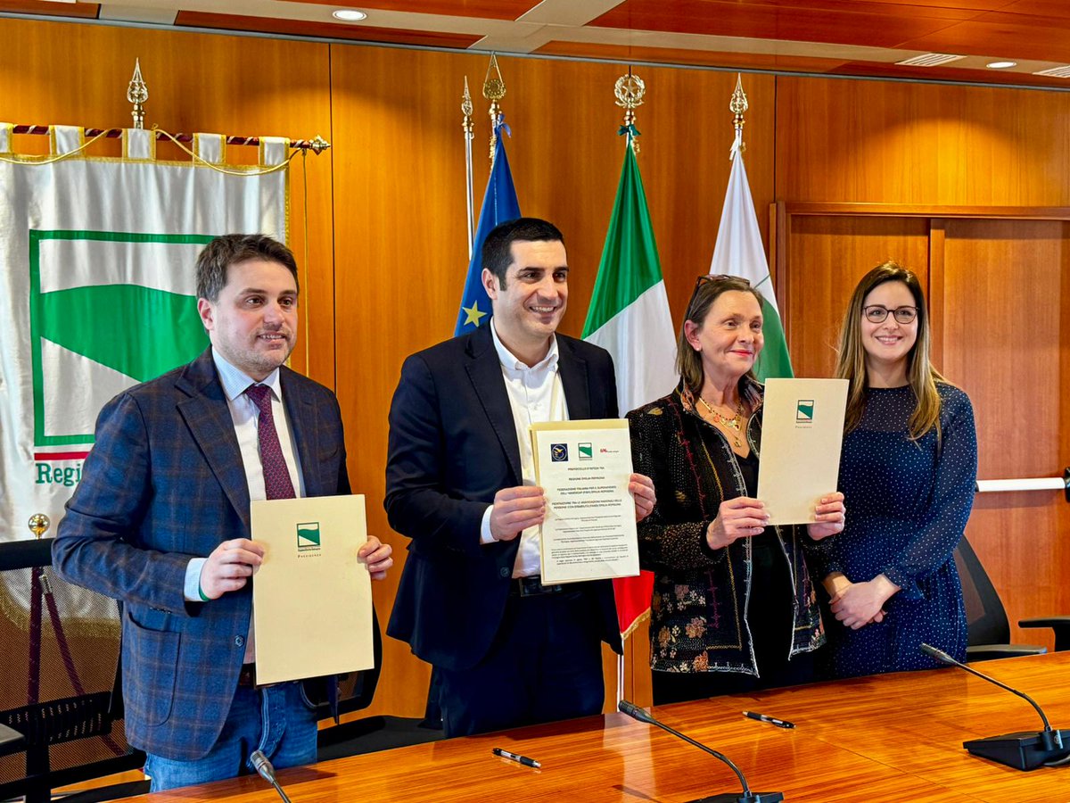 RegioneER's tweet image. #Welfare. In #EmiliaRomagna si rafforza sostegno a persone con #disabilità: rinnovato Protocollo d’intesa @RegioneER-Federazioni Fish e Fand. @mdepascale e Conti: “Importante strumento di collaborazione per offrire sostegno concreto"
La #notizia 👉 regioneer.it/Welfare-18feb26