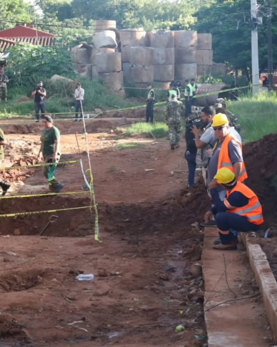 Un final doloroso tras seis días de búsqueda

Fue hallado el cuerpo que sería de Tobías Suárez, el niño que fue arrastrado por el raudal en San Lorenzo. Sus familiares fueron convocados para reconocer el cuerpo encontrado en medio de un basural, a 4 kilómetros del sitio de su
