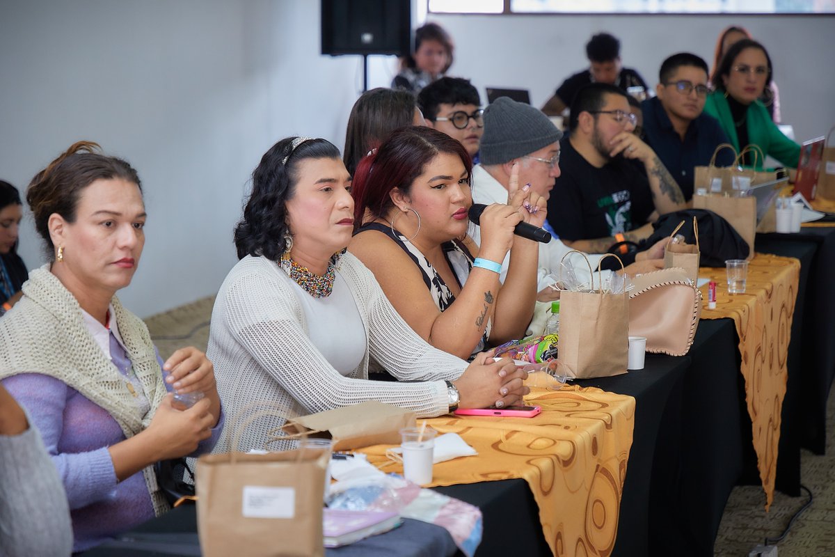 Ante el agravamiento de violencias extremas contra mujeres y hombres transgénero, la Defensora del Pueblo, <a href="/MarnIris/">Iris Marín Ortiz</a>, instaló la Mesa Nacional de Alto Nivel por los Derechos de las Personas Trans en Colombia, un espacio para revisar las vulneraciones a esta población de especial