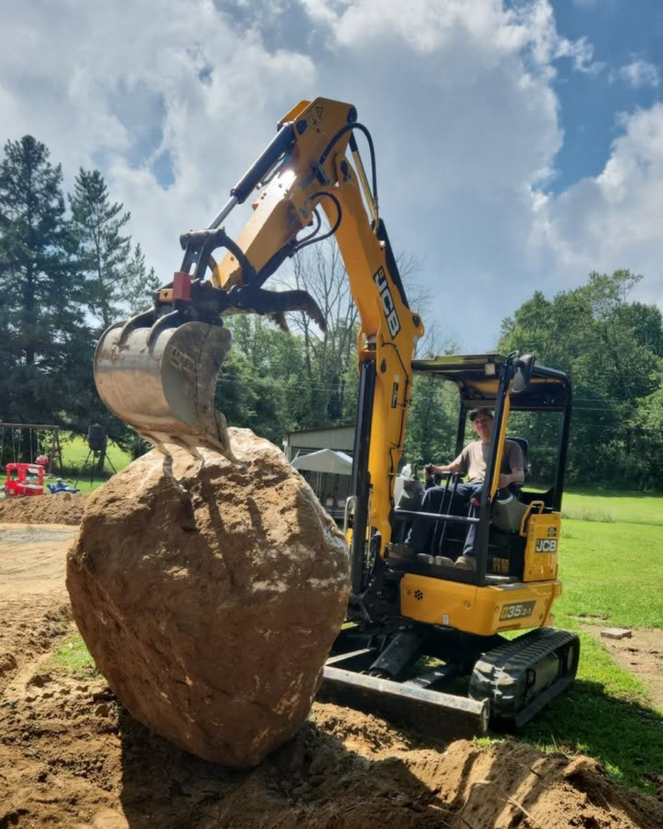 JCB North America tweet media