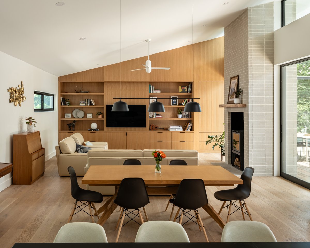 Acme Brick Company tweet media