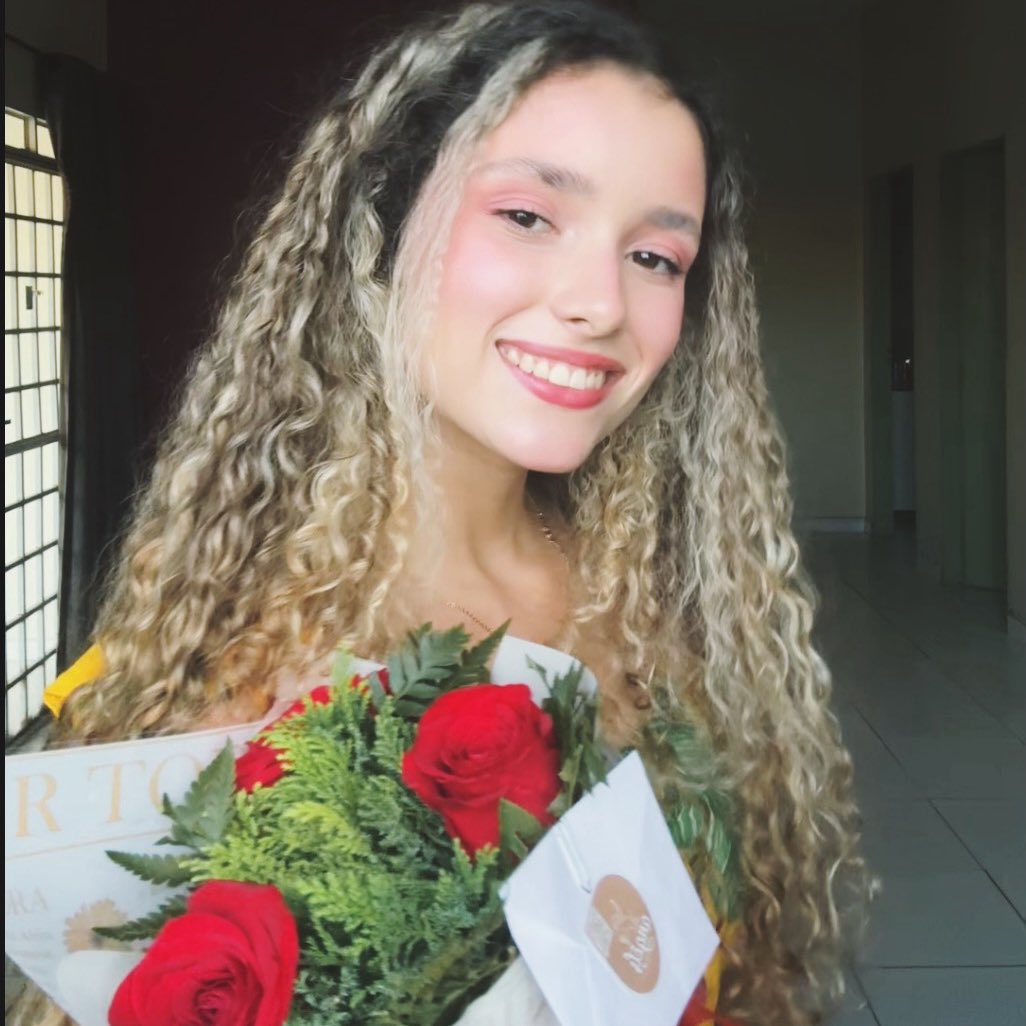 loira inteligente tweet media