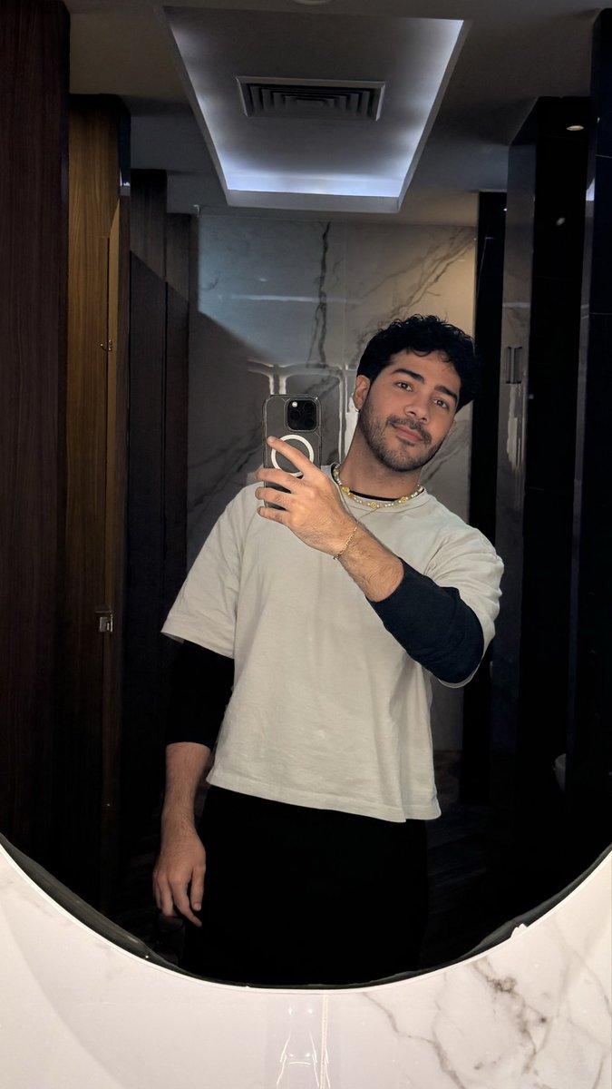 LoboSomera's tweet photo. Hey! Tengo un boleto para Lorde en GDL el 29 de abril. Es en súper buena zona. Lo vendo más barato de lo que me costó. 🫶🏻

#lorde #ultrasound #gdl https://t.co/MKfGVUXVop
