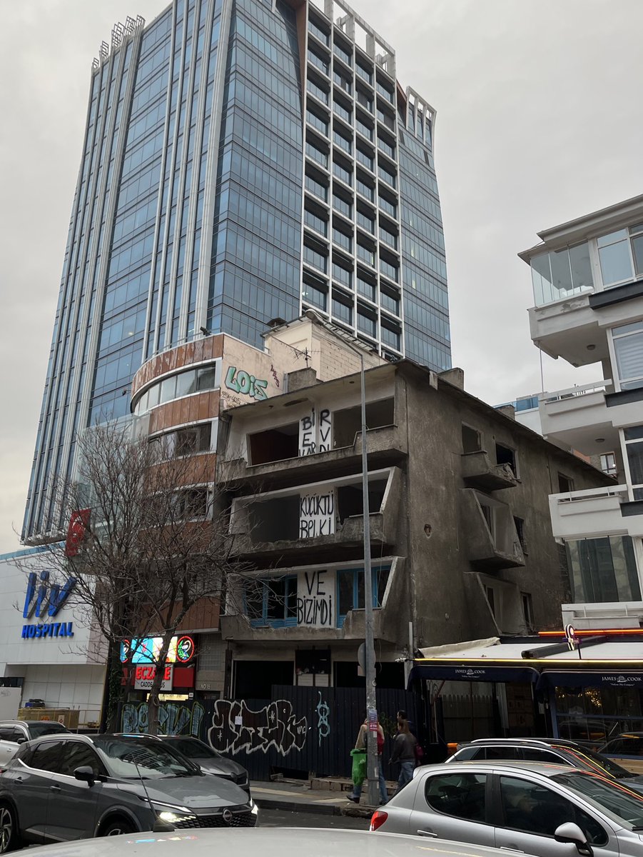 ruhumusurduler's tweet photo. bina yıkılsa da iz bırakanlar unutulmaz https://t.co/gN3TPqRQs6