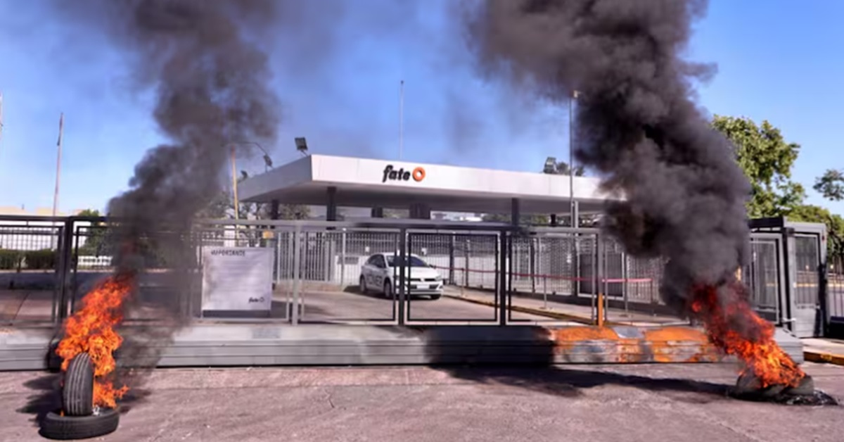 🟥Tras el anuncio de cierre de FATE y el despido de 920 trabajadores, el Ministerio de Capital Humano y el Ministerio de Trabajo PBA dictaron conciliación obligatoria por 15 días. 
Se busca retrotraer la situación y evitar medidas que alteren las relaciones laborales. 
#FATE