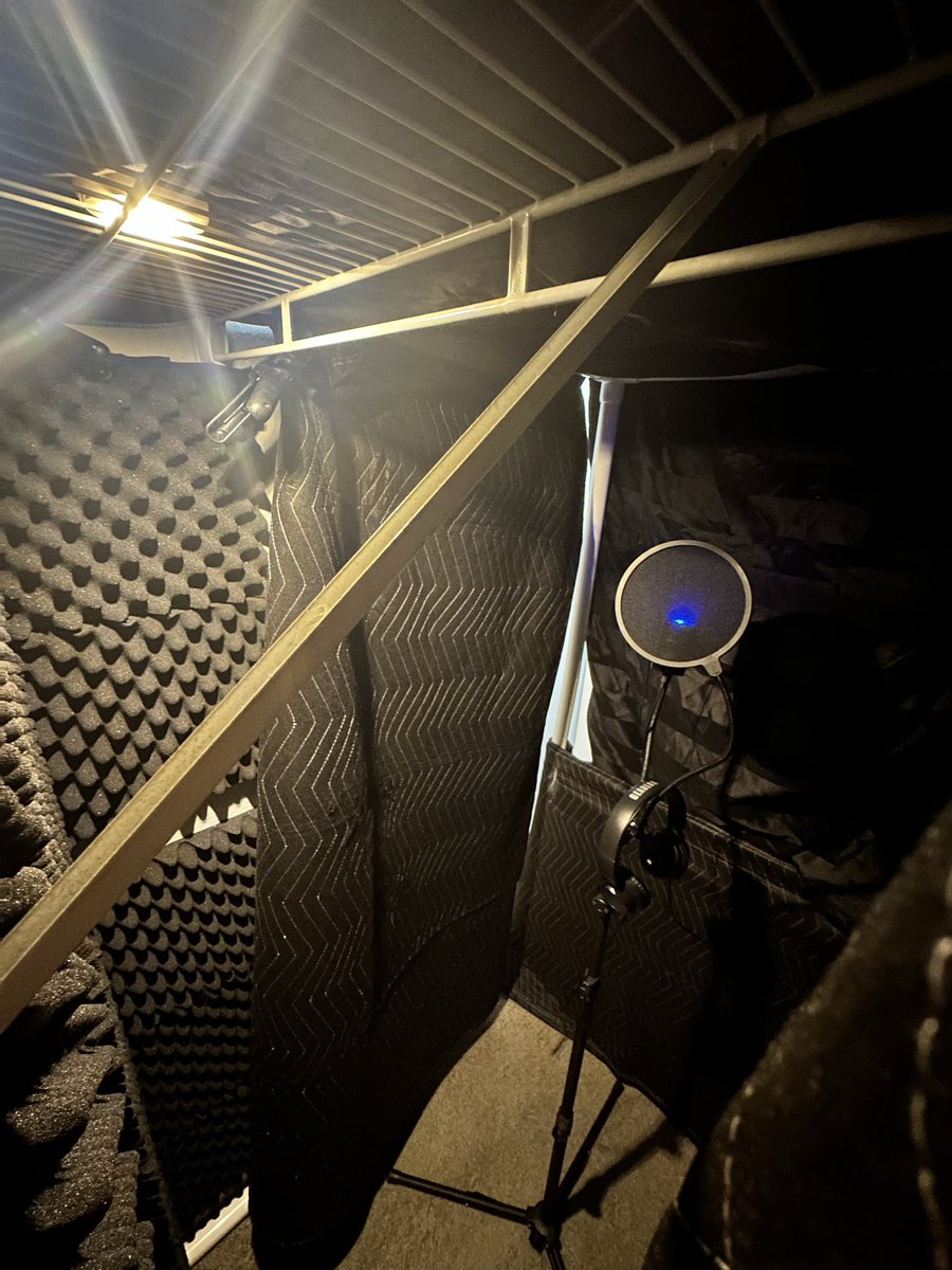 SimplyLucky tweet media