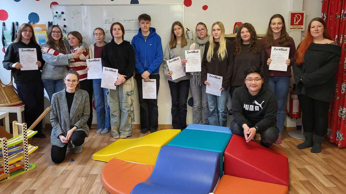 EinKiFaBü: Zwölf neue Babysitter ausgebildet einbecker-morgenpost.de/einbeck/nachri…