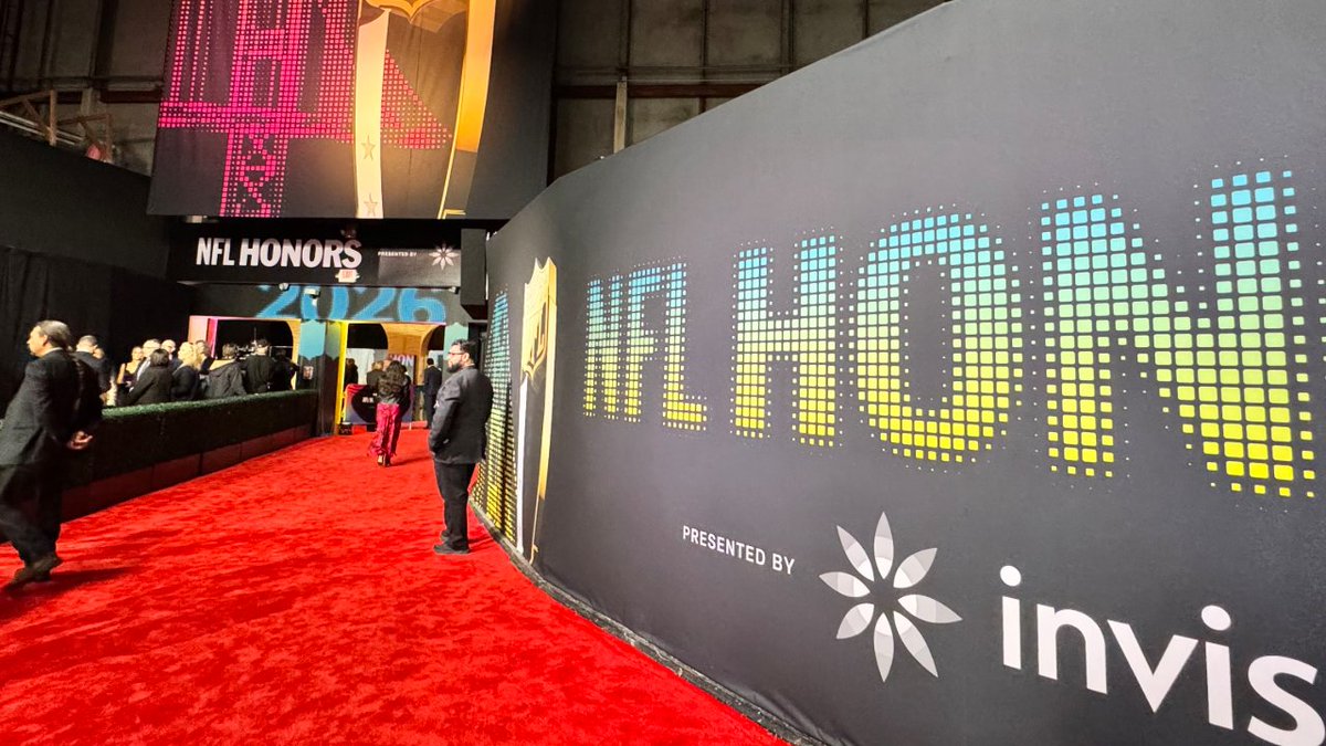 PRGlive's tweet image. 22 Degrees' lighting design transformed San Francisco’s Palace of Fine Arts for the NFL Honors. Discover the collaboration and gear used, including our new Roxx Neo fixtures. brnw.ch/21x03Ez