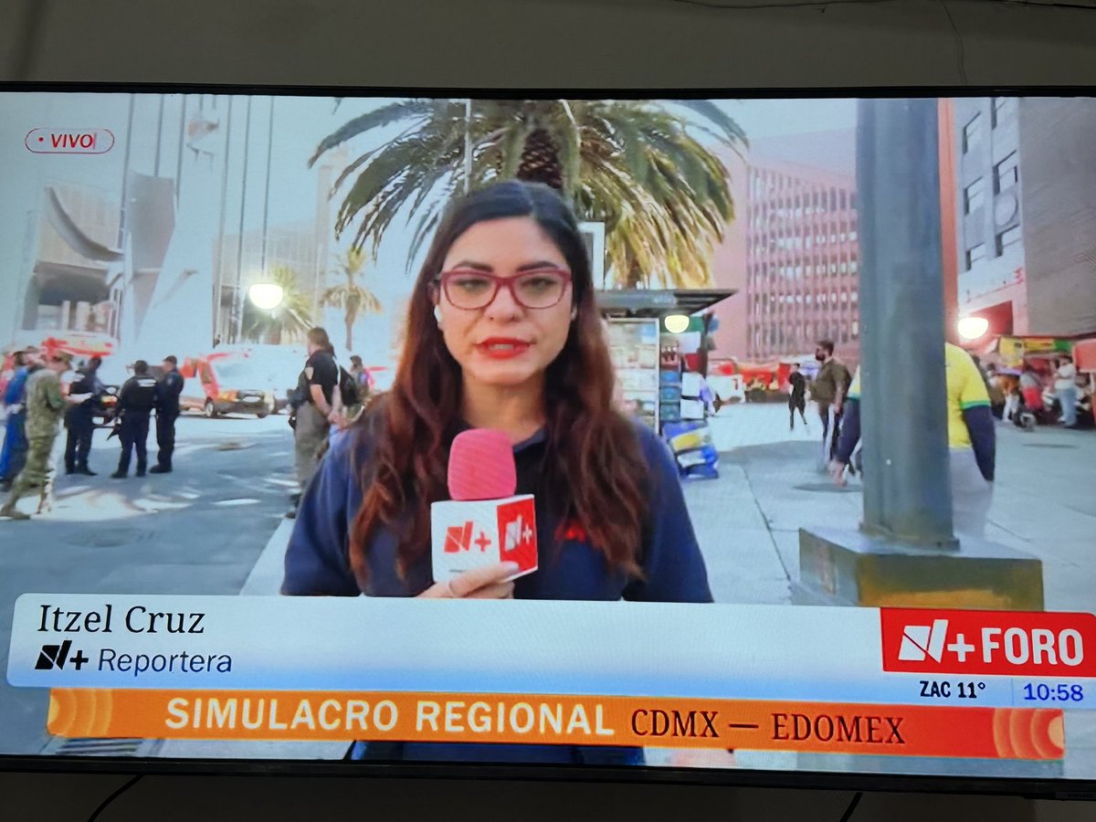 Pónganle ya al canal 4 está Itzel ❤️<a href="/i_alaniis/">Itzel Cruz Alanís</a>