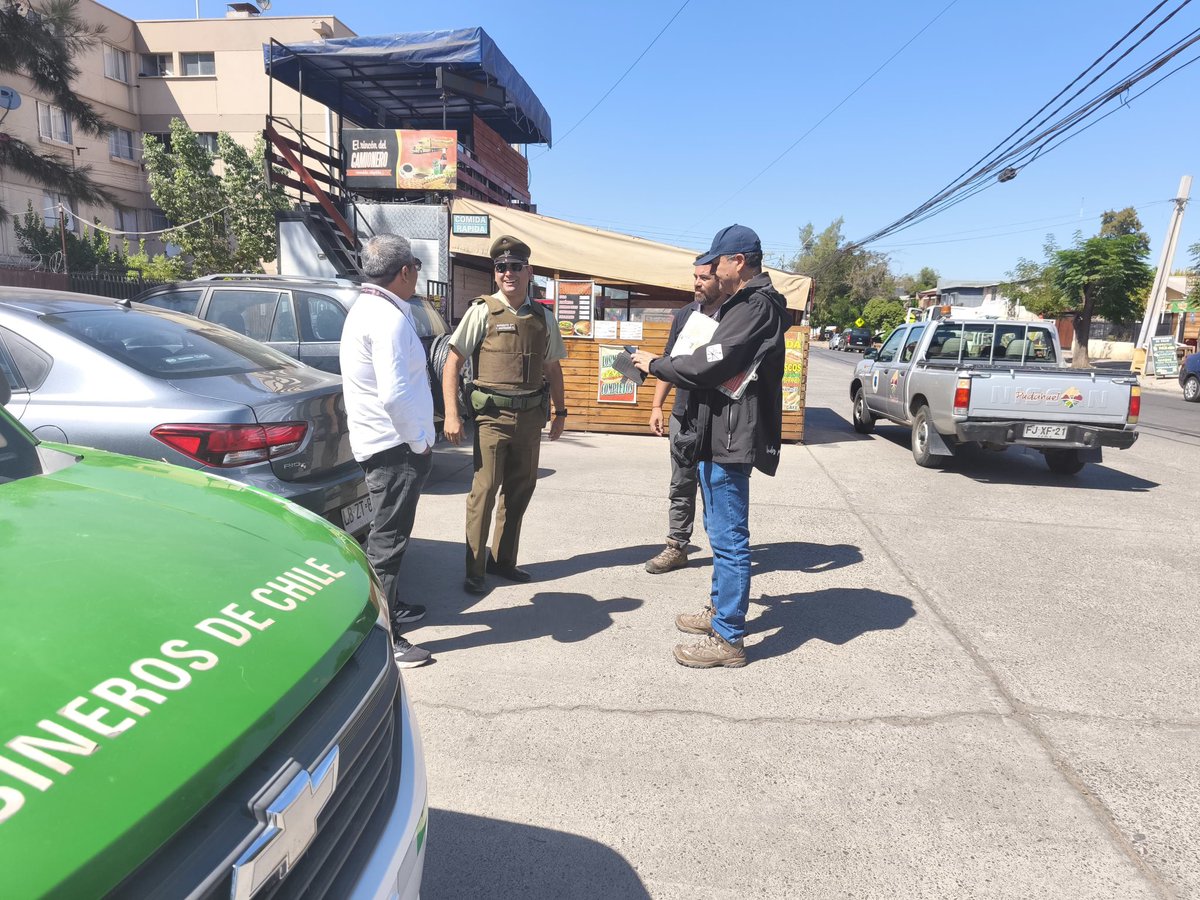 #Pudahuel: <a href="/CarabMicc/">Carab. Plan Cuadrante e Integración Comunitaria</a> de la 26ª Comisaría, en conjunto al departamento de fiscalización de la Ilustre Municipalidad de Pudahuel, realizan operativo de fiscalización e infracción en recuperación de espacios públicos 🚓🤝🚨
#LaPrevenciónEsNuestraEsencia