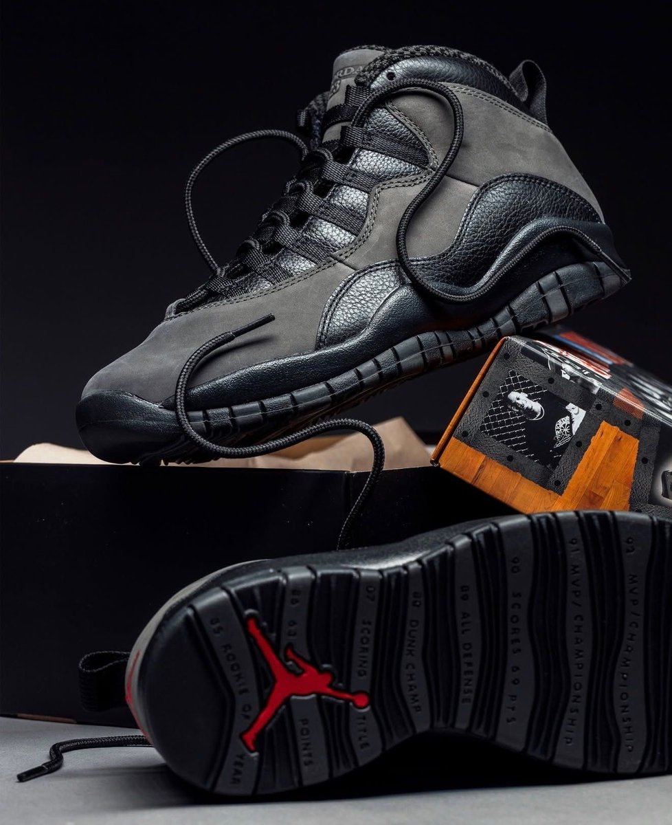 JustFreshKicks tweet media