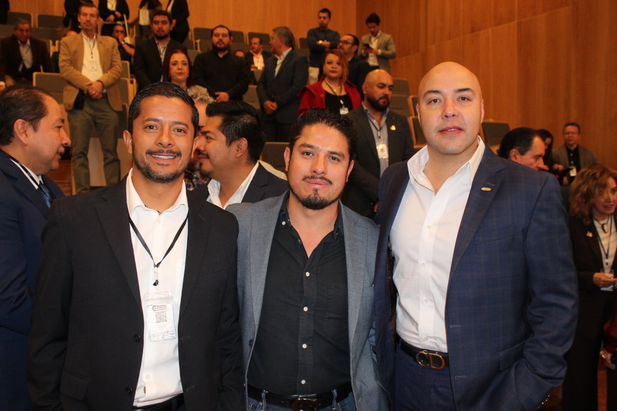 CMIC presente en el 2° Congreso #HorizontesGlobales.

El Ing. Álvaro Ugalde Chaparro, Presidente del XIX Comité Directivo, asistió a la inauguración en BLOQUE, fortaleciendo la vinculación con el sector industrial.

#CMICQuerétaro #Industria
