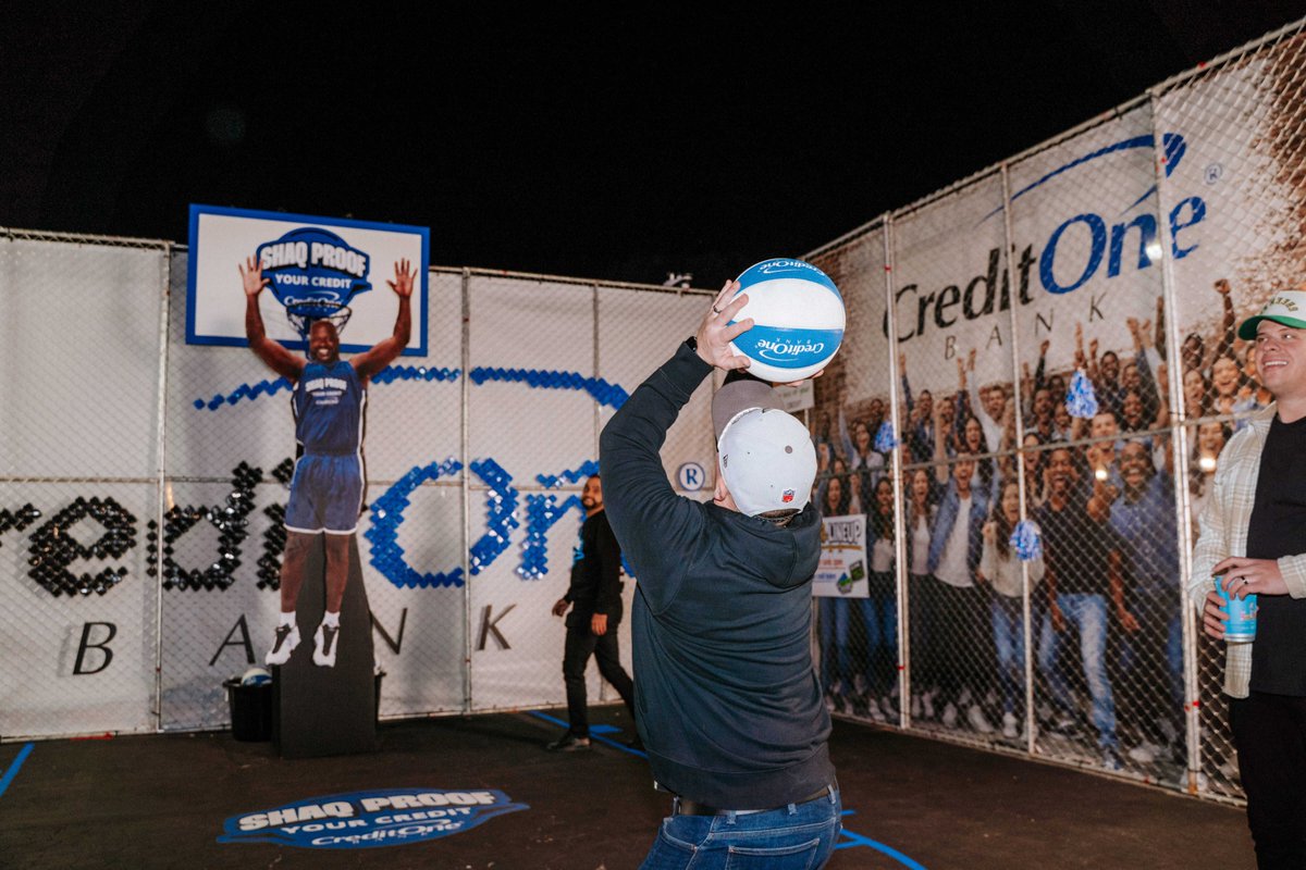 ShaqsFunHouse's tweet photo. Shooting hoops against @Shaq while Shaq-proofing your credit with @CreditOneBank at Shaq's Fun House! 🏀 https://t.co/80j3Y3gg09