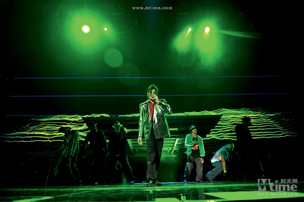 MJMultiverse's tweet image. Michael Jackson rehearsing 'Dangerous' on June 23, 2009. This rehearsal's footage remains unreleased.
This would have been an amazing performance.

#MichaelJackson #ThisIsIt #Michael #Dangerous