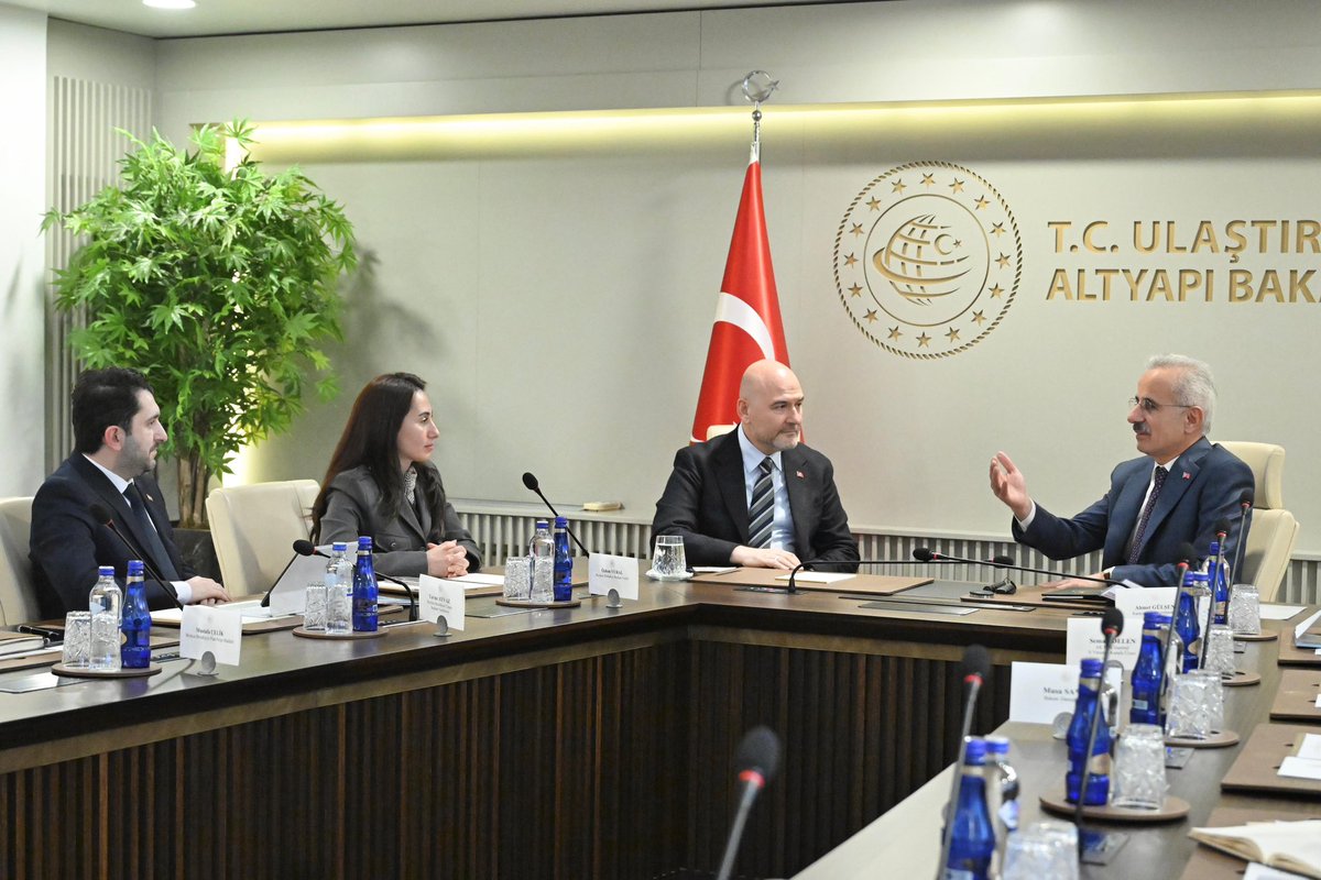 ozlemvgurzel's tweet photo. Gündemimiz Beykoz!

Ulaştırma ve Altyapı Bakanımız Sayın Abdulkadir Uraloğlu’nu ziyaret ettik.

Beykoz’umuzun ulaşım vizyonunu değiştirecek başta Metro projemiz olmak üzere, ilçemizdeki altyapı ve ulaşım yatırımlarını detaylıca değerlendirdik. Sayın Bakanımızın projemize olan yakın ilgisi ve tam desteği bizler için çok kıymetli.

Misafirperverlikleri ve ilçemize olan destekleri için Sayın Bakanımıza şükranlarımı sunuyorum. 

#Beykoz #Metro #BeykozaDeğer