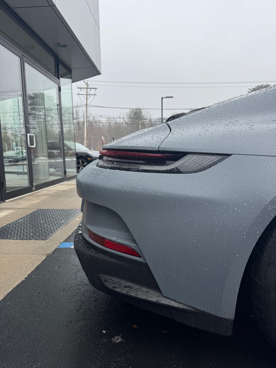 Take a look at  this perfectly spec'd 911 GT3 Touring in Arctic Grey. Stunning balance of aggression and elegance in one of the most sophisticated color choices. 🩶
-
-
-
#porsche #porsche911 #porsche911gt3 #gt3touring #porschegt3 #articgrey #gt3