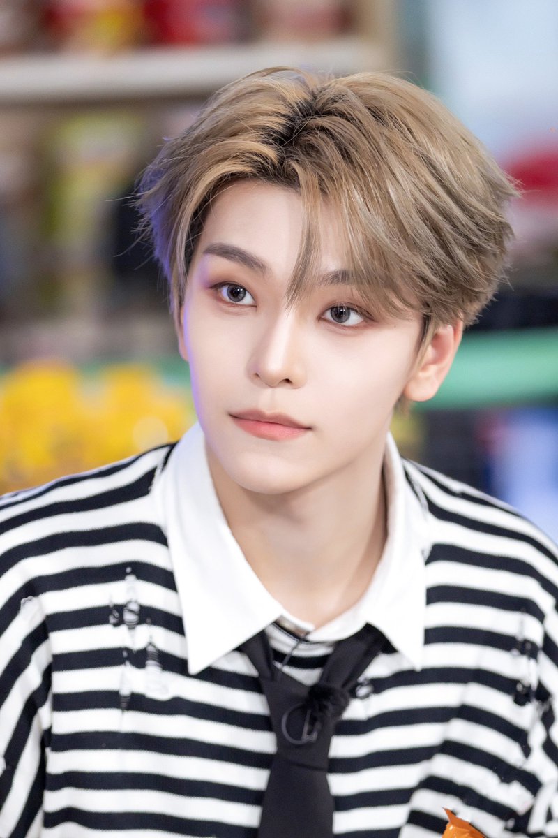 허씬롱 얼굴 tweet media