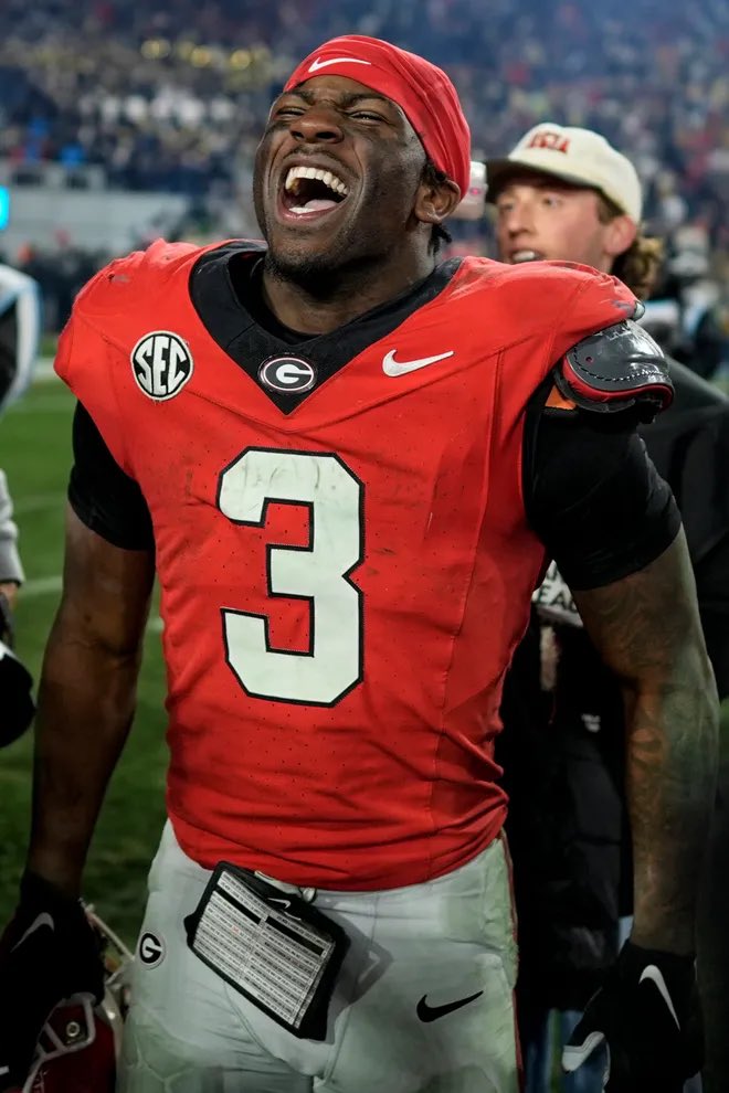 DynastyDadFF's tweet photo. Late 1st Superflex Rookie Steals

20: Jefferson Herbert Higgins
21: Devonta
22: Pickens
23: Achane Rice
24: Ladd Nix
25: Loveland Dart Skattebo

LEGENDARY 27 (1.08-1.12)
🎯Julian Sayin
🎯Ryan Williams
🎯Nick Marsh
🎯Nate Frazier
🎯TJ Moore
🎯Bryant Wesco

🧵Full Class Breakdown⬇️ https://t.co/wYOsOXBkgI