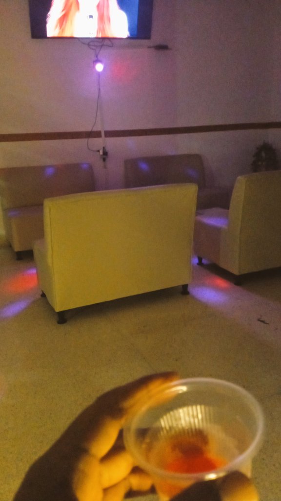 SingleMoreno22's tweet photo. Anímense a ir a @Romanoscucuta 
Piscina, sauna, Glory Hole, teatro XXX, laberinto cuarto oscuro.
Vamos a conocer parejas y a las parejas que comparten con Singles
Con la compañía correcta y l actitud SE PASA BUENO😛😋😜 https://t.co/nBokXq478r