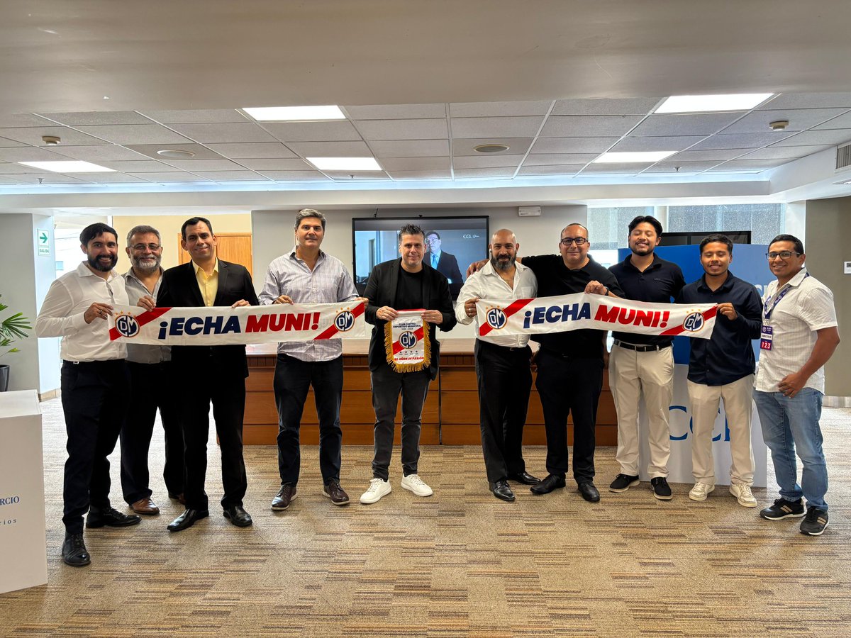 lcarrillopinto's tweet photo. El Club Deportivo Municipal está desarrollando una idea única e innovadora  junto a la agencia McCANN: "Los Mil Sponsors del Muni". 
Ya van + de 200 empresas y emprendedores que se han sumado al proyecto. 
Hoy los directivos presentaron la campaña a los socios de la Cámara de Comercio de Lima. Me invitaron a dar una charla sobre el "Valor del patrocinio deportivo en los clubes de fútbol". 
Este tipo acciones son las que necesita el club para reforzar su imagen y nuevamente ser protagonistas en lo comercial, pero también en lo deportivo, donde la Academia buscará luchar por el título de la Liga 3 esta temporada e ir escalando desde el fondo su regreso a la Primera División. ¡Echa Muni! 

👉 Si quieres que tu marca sea uno de los mil sponsors regístrate aquí: https://t.co/diwyVORvVT