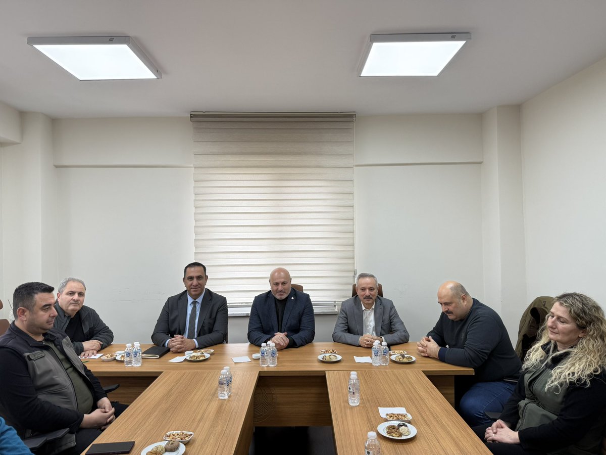 OMOBirligeCagri's tweet photo. Teşekkürler Edirne, Tekirdağ, Keşan!

Mesleğimizin bugününü güçlendirmek, yarınını sağlam temeller üzerine inşa etmek için bir araya geldiğimiz bu kıymetli buluşmada; kararlılıkları, içtenlikleri ve ortak akla olan inançlarıyla yanımızda duran tüm #BirliğeÇağrı yol arkadaşlarımıza gönülden teşekkür ediyoruz.

Aynı ideali paylaşan, aynı toprağa emek veren meslektaşlar olarak; dayanışmamızı büyütüyor, sorumluluğumuzu çoğaltıyor ve ortak hedeflerimize emin adımlarla ilerliyoruz.

Toprağımız Bir, Yolumuz Bir!
