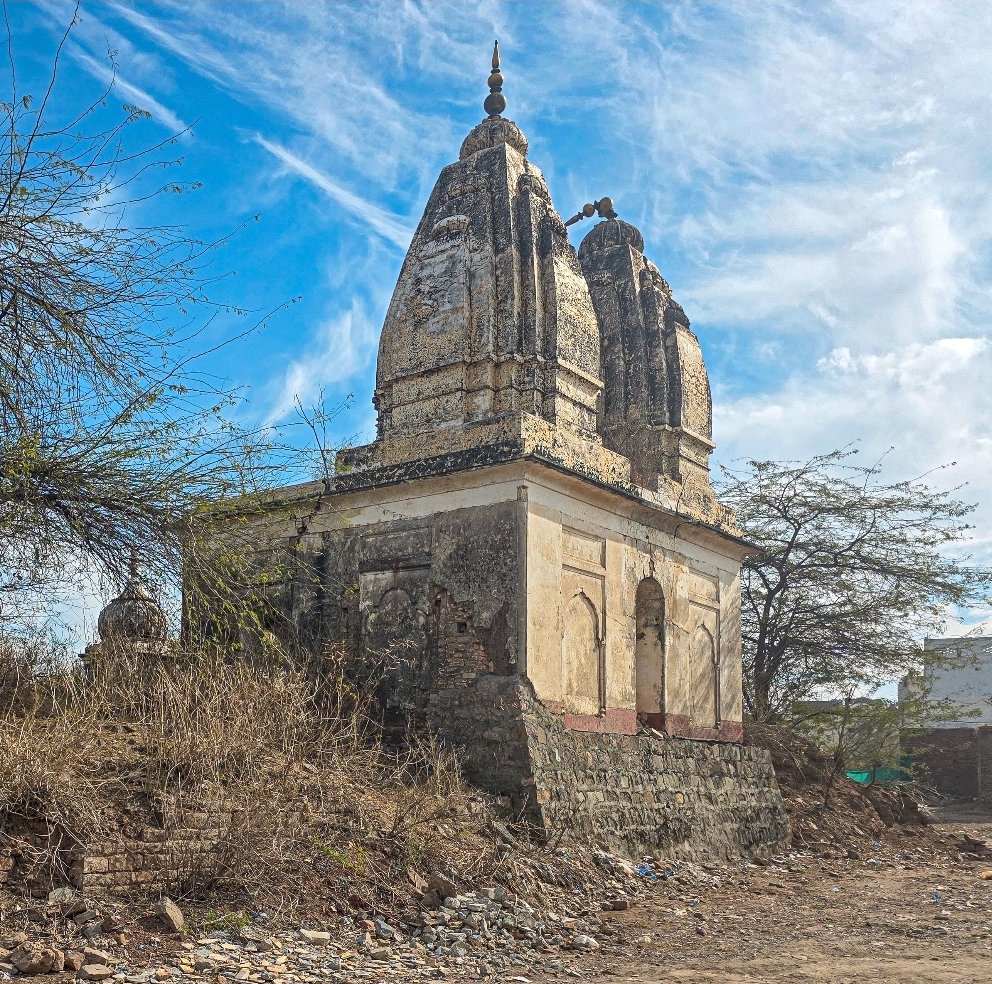 The Abandoned Temples of Islamabad

Dotted across Pakistan's capital are a number of temples abandoned by their communties during the violence of 1947.