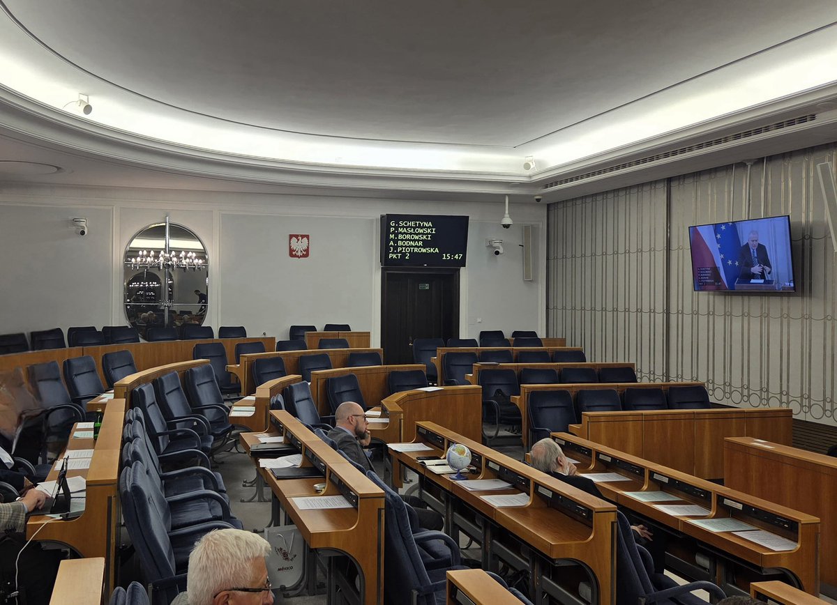 Wiecie co to? Pusta ława PiSu podczas omawiania ustawy dot. SAFE. Skandal. Szkoda słów.