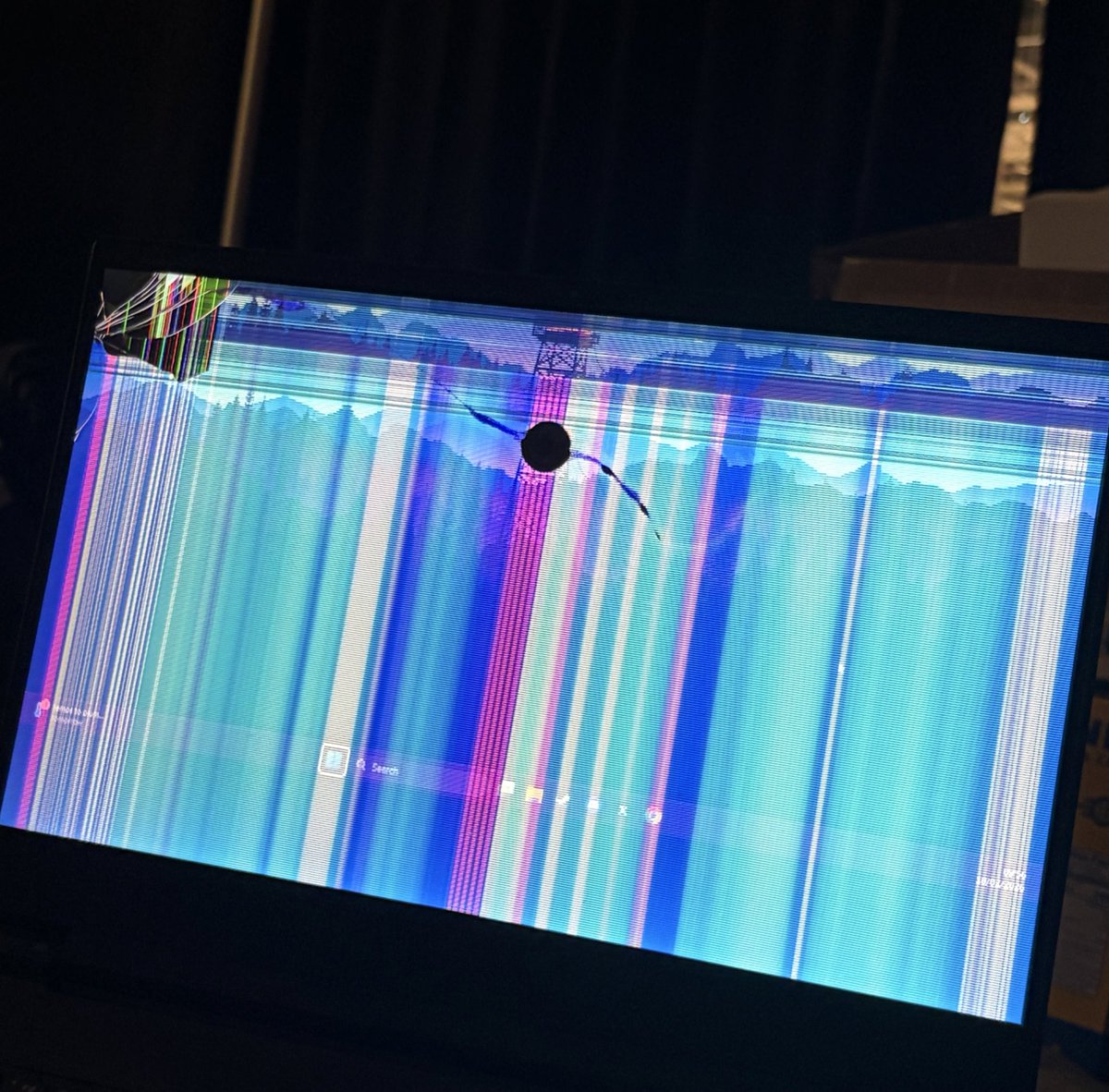 ashleybits's tweet image. Laptop broke and now my shit looks like Sothera 😭