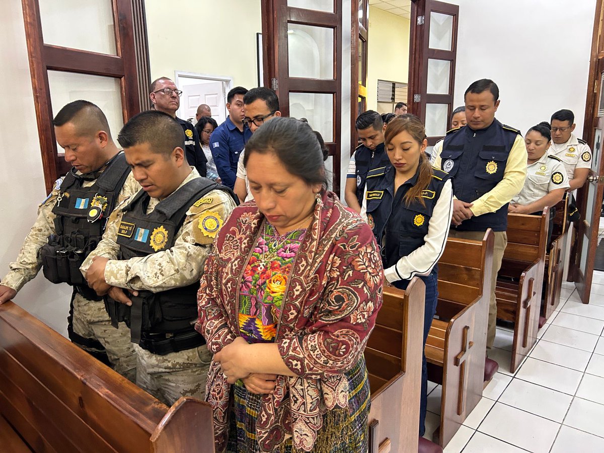 PNCdeGuatemala's tweet photo. policías de #DIPAFRONT #SGTIC, #SGAIA, #DIP, #INTERPOL, #SGSP y #FEP.
#SeguridadConTransparencia
#ProtegerYServir https://t.co/EyK3pImJad