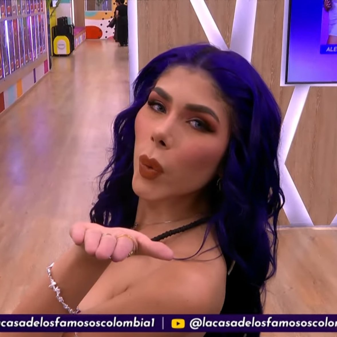 lordverdades_'s tweet photo. La próxima ganadora de la casa de los famosos 🔥🔥🔥🔥🔥🔥 DUÉLALE A QUIEN LE DUELA 💜💜💜💜💜🔥🔥🔥 #LaCasaDeLosFamososCol3 https://t.co/d80TlxX8Xr