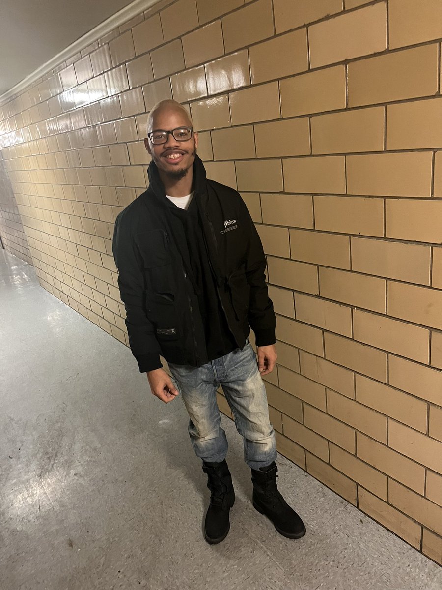 parrisowens's tweet photo. STAY FOCUSED, REMAIN HUMBLE, TAKE CARE OF OTHERS❤️ https://t.co/oauU2WCfY9