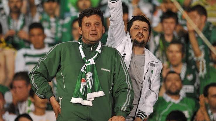 grup1955's tweet photo. Bursaspor amigosu Selim Kurtulan'a, 2. evre akciğer kanseri teşhisi konulduğunu büyük bir üzüntüyle öğrendik.

Türk tribünlerinin değerli isimlerinden Selim Kurtulan'a acil şifalar diliyoruz. 

Dualarımız seninle Paşa Selim! 🙏

GRUP 1955 TARAFTAR DERNEĞİ https://t.co/Qg7BkgANq8