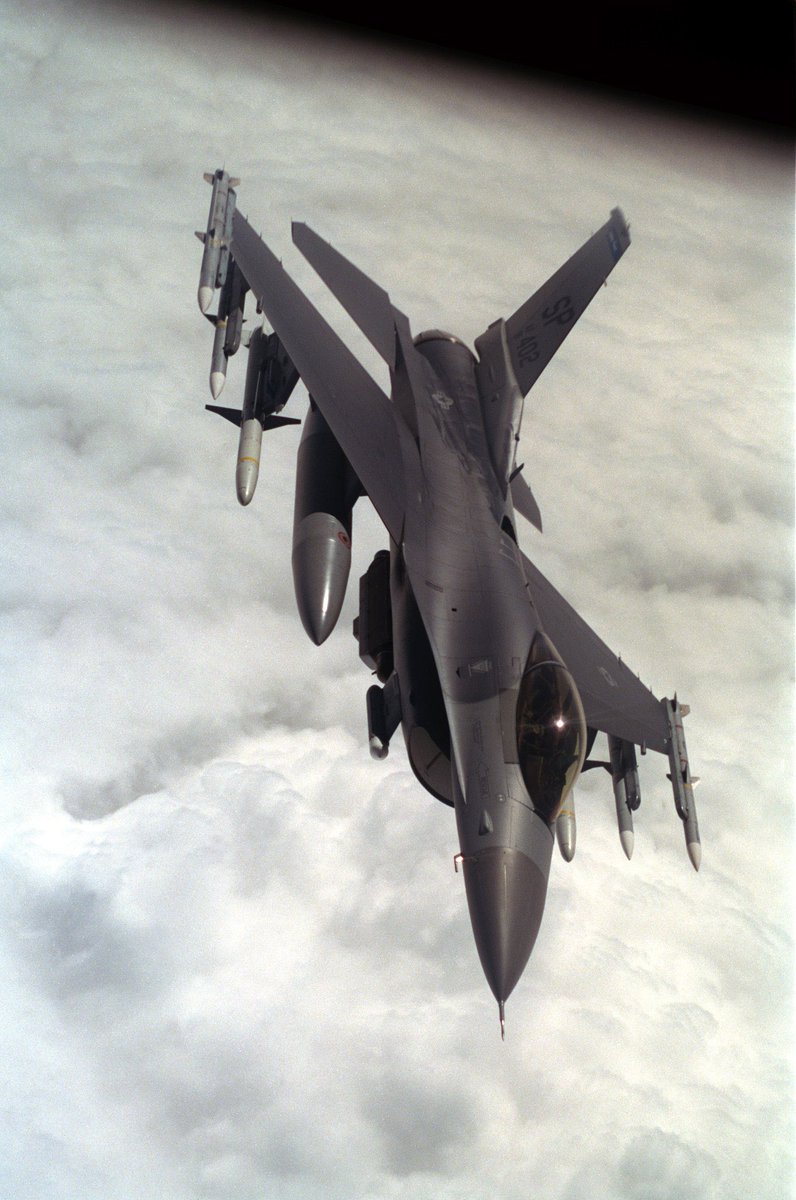 William53364703's tweet photo. در حال حاضر تعداد 24 فروند از 36 فروند F16CJ که به حوزه عملیاتی یوروکام رسیده بودند در حال ورود به حوزه عملیاتی سنتکام هستند ، این دو اسکادران شامل اسکادران 169ام گارد ملی کارولینای جنوبی و همچنین 480 ام از پایگاه هوایی اسپانگدالم آلمان ، اسکادران سوم هم احتمالا فردا اعزام شود. https://t.co/rf0TJlitTn