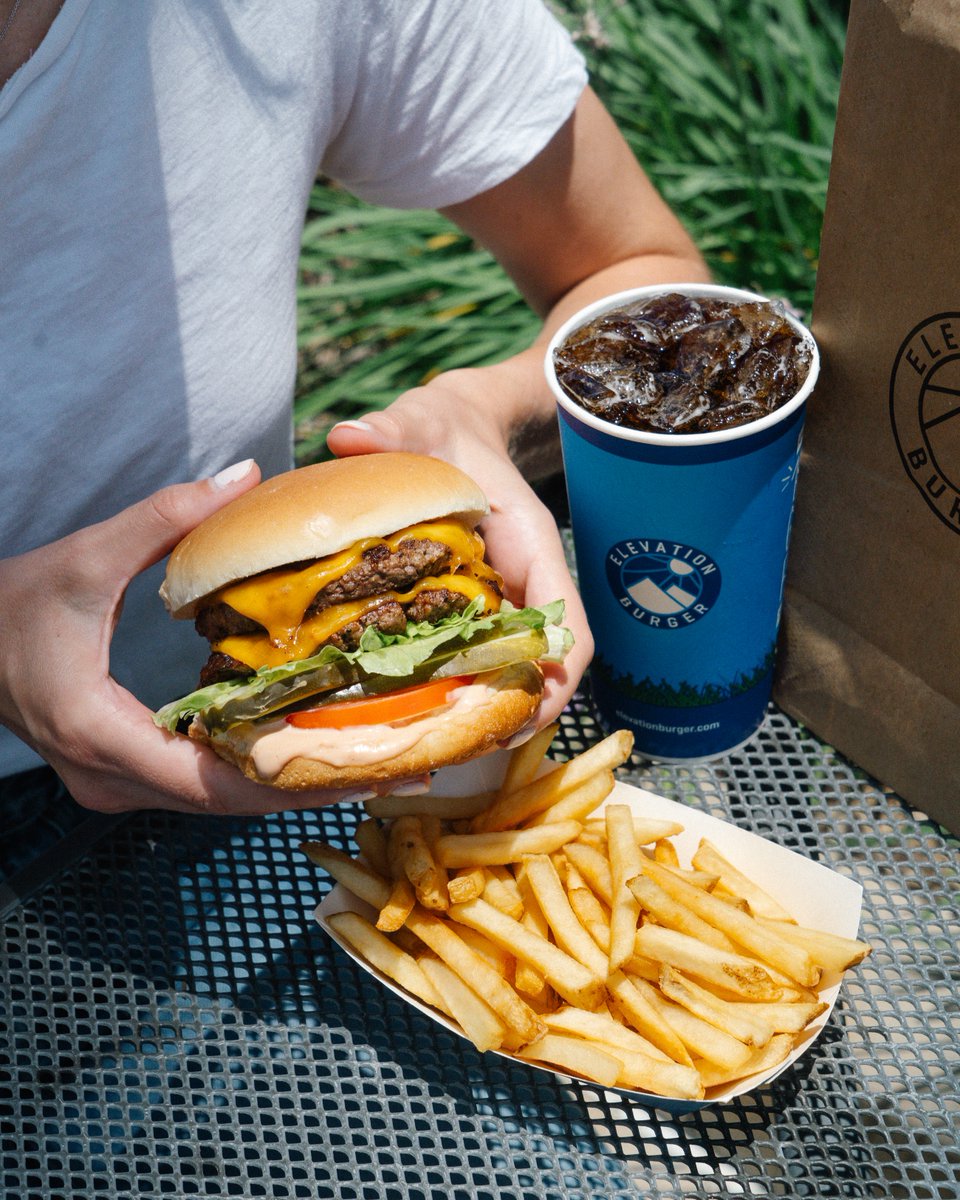 Elevation Burger tweet media