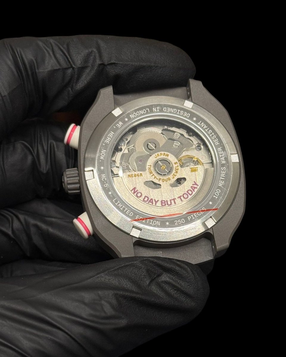 Split Watches tweet media